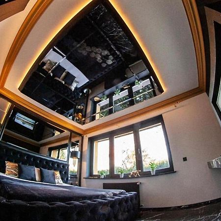 Black Night Willa Pulkowa Apartment Варшава Екстериор снимка